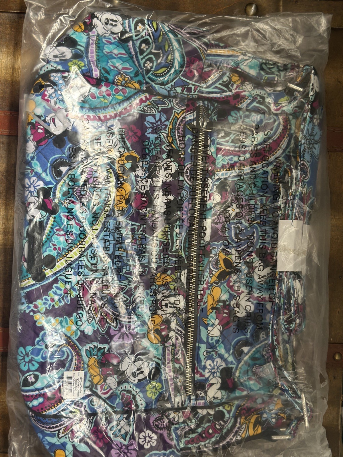 NWT Disney Vera Bradley Mickey Mouse Celebration Large On The Go Crossbody