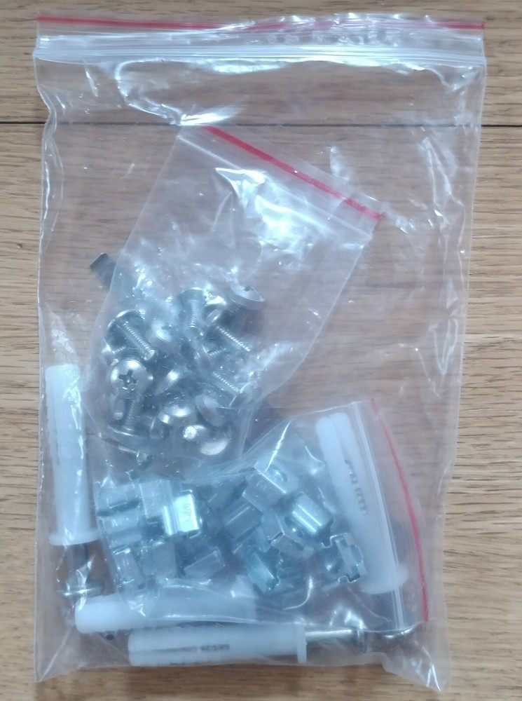 iStarUSA Vertical Rack For Rack Mountable Equipment WUT-40B