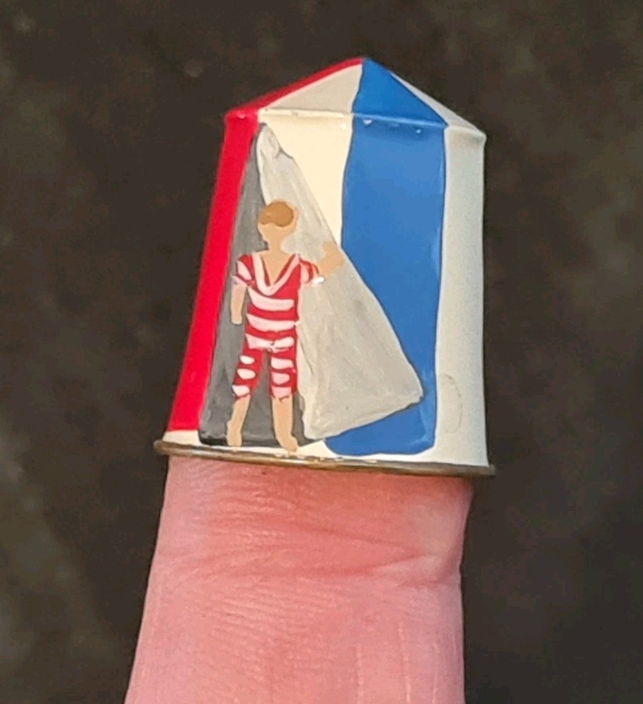 VINTAGE HAND PAINTED THIMBLE