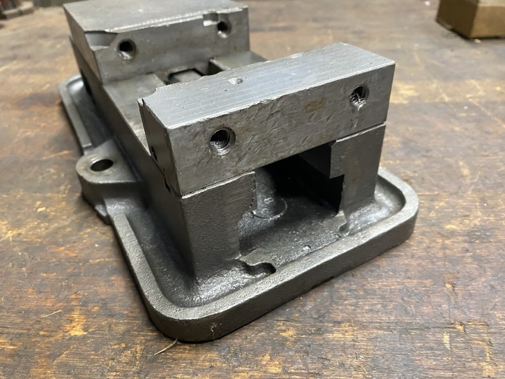 KURT ANGLOCK 4" MILLING MACHINE VISE D40,