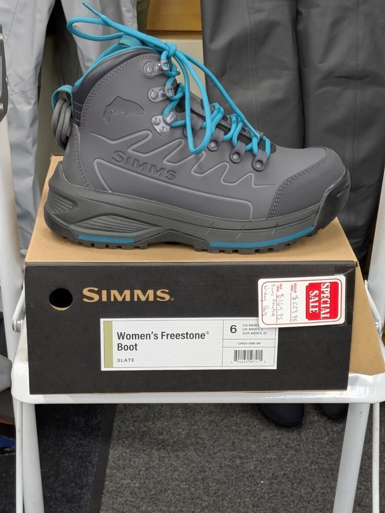 simms womens freestone wading boots Size 6