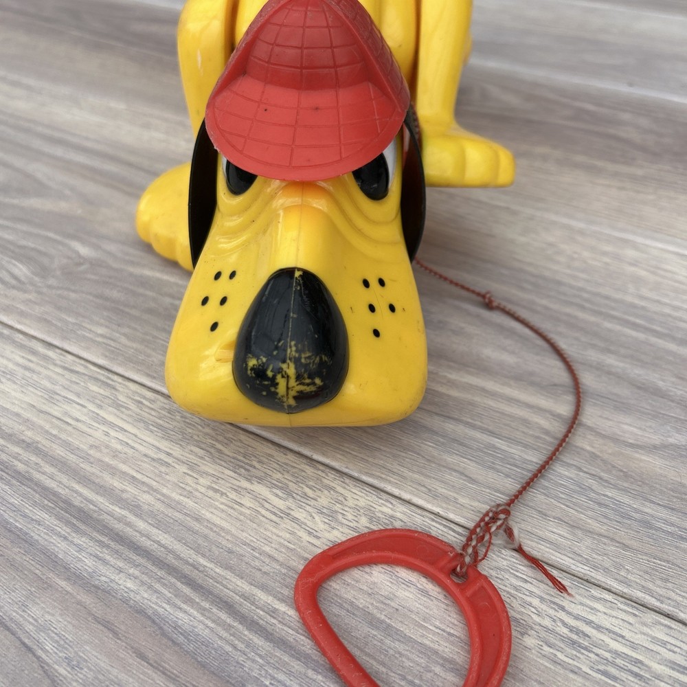 Original Vintage 1970'S Pull Along Walking dog.