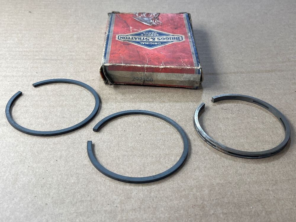 Briggs & Stratton 292100 RING SET-STD
