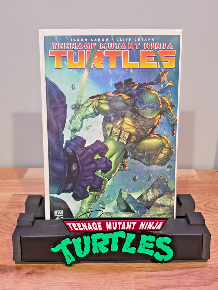 TMNT- Comic Book Display Stand CGC, CBCS, Non-Graded Comics