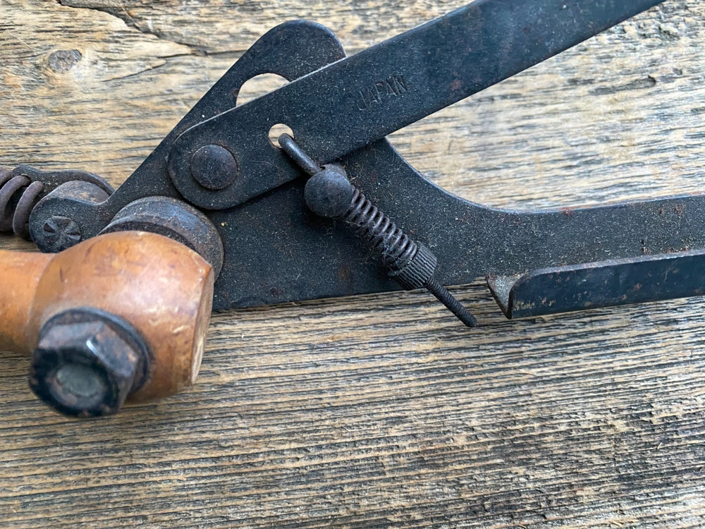 Vintage Automatic Hand Trap Clay Pigeon Thrower