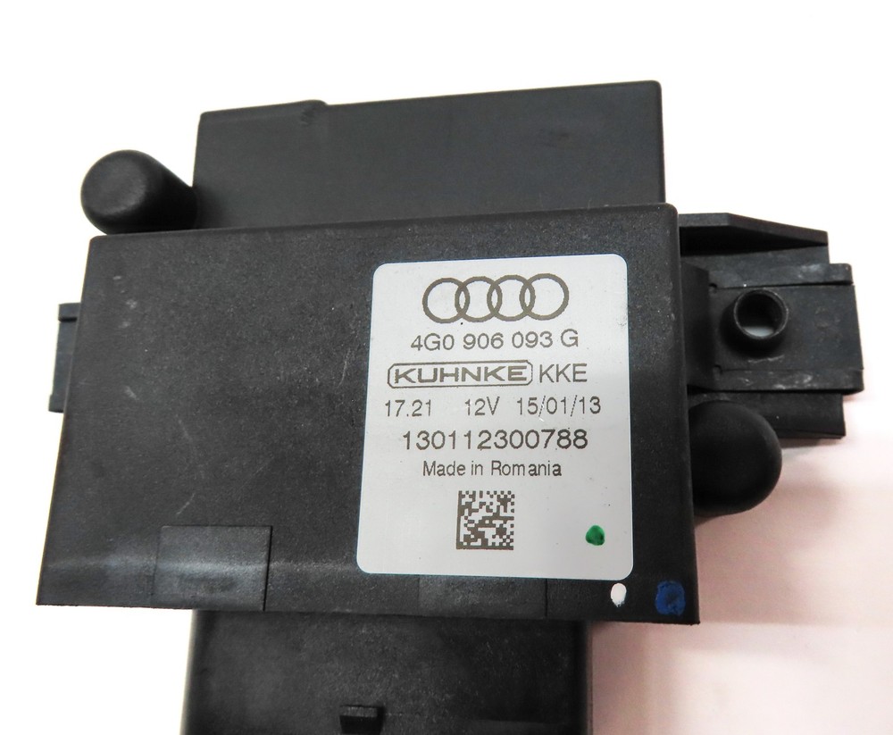 2013 AUDI Q5 (B8 8R) FUEL PUMP RELAY CONTROL MODULE