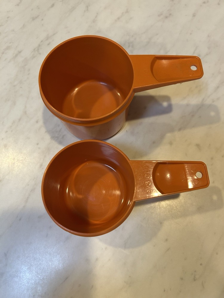 VINTAGE TUPPERWARE OrangeMEASURING CUPS & Spoons