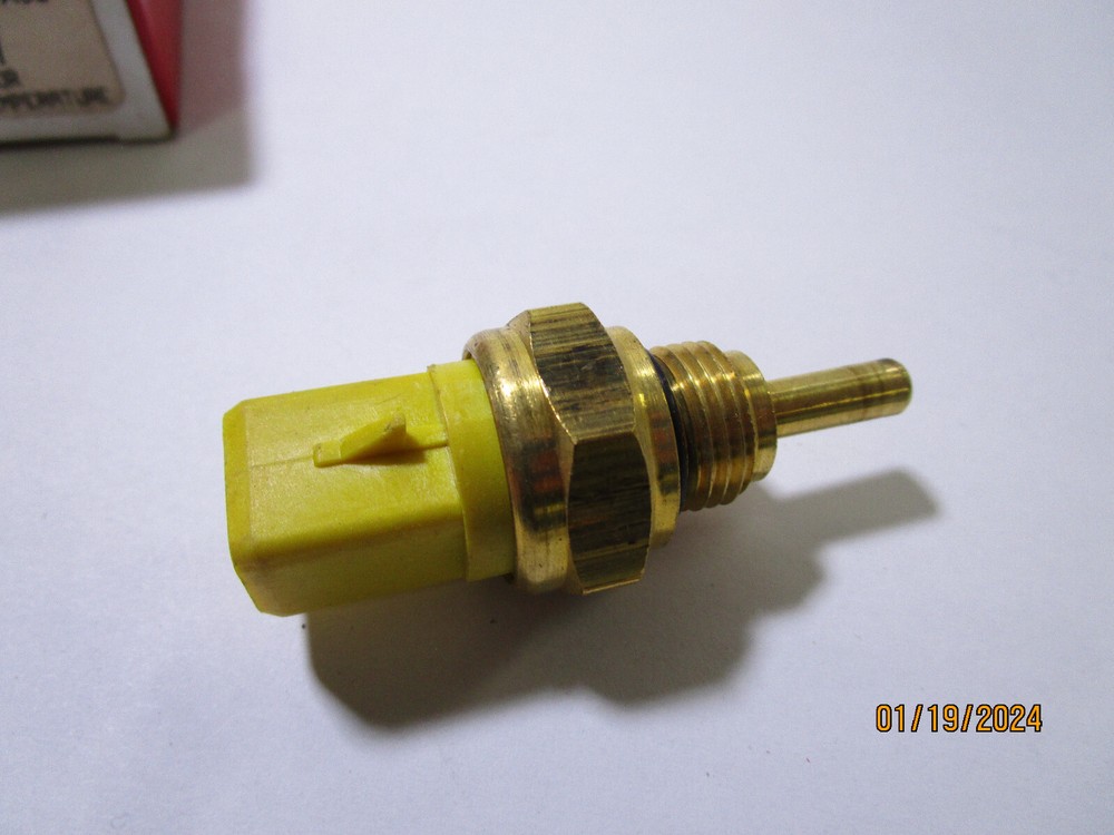 Engine Coolant Temperature Sensor Standard TX17 fits 83-84 Honda Prelude