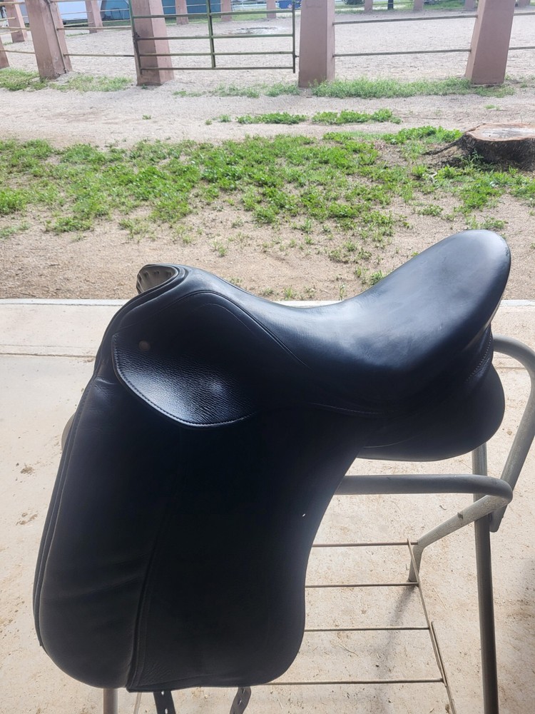 Schleese Dressage Saddle 17