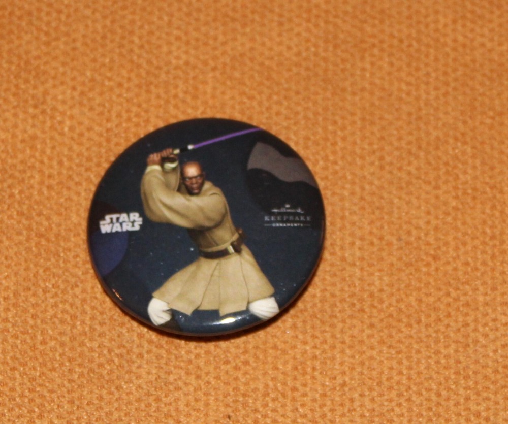 SDCC 2022 HALLMARK KEEPSAKE STAR WARS MACE WINDU BUTTON