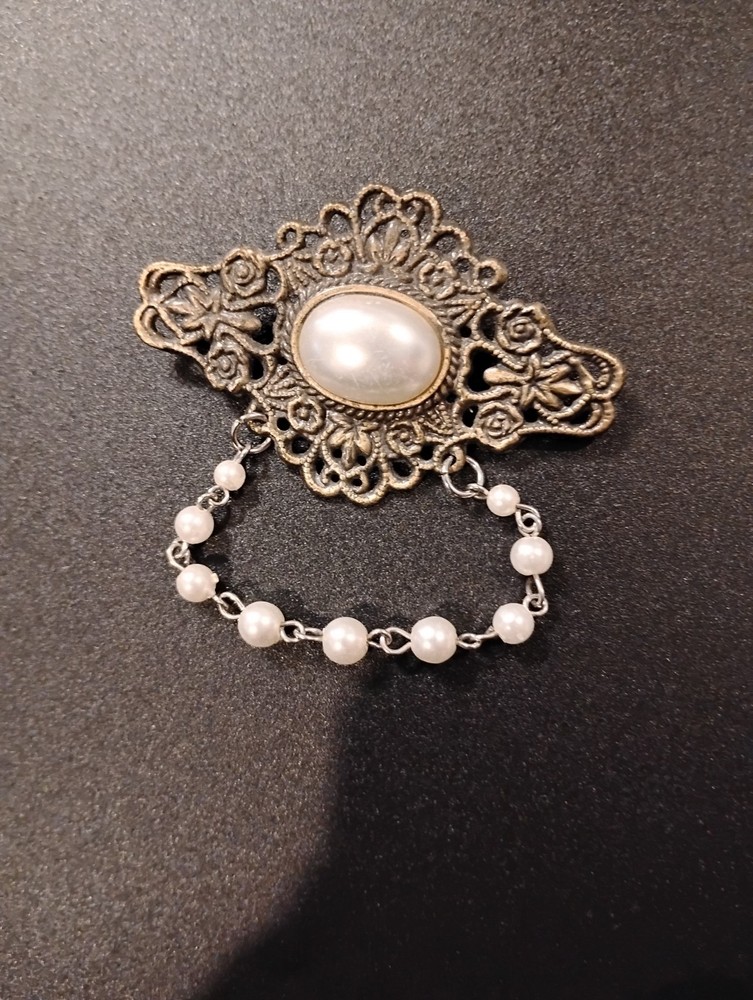 Brass-tone Filigree Drop Bead Chain Pin (A4)
