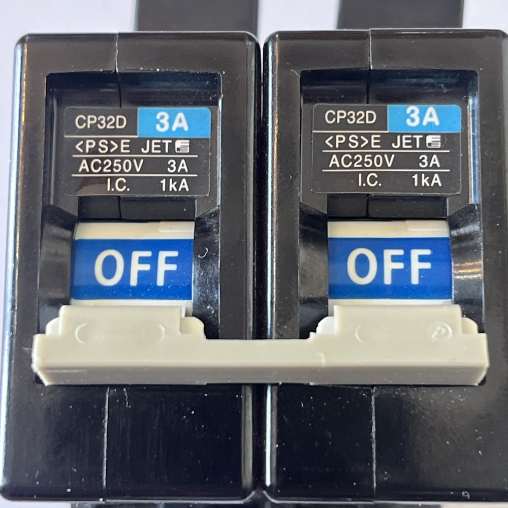 FUJI ELECTRIC CP32D-3A Double Pull Circuit Protector (NEW) open box Qty-1
