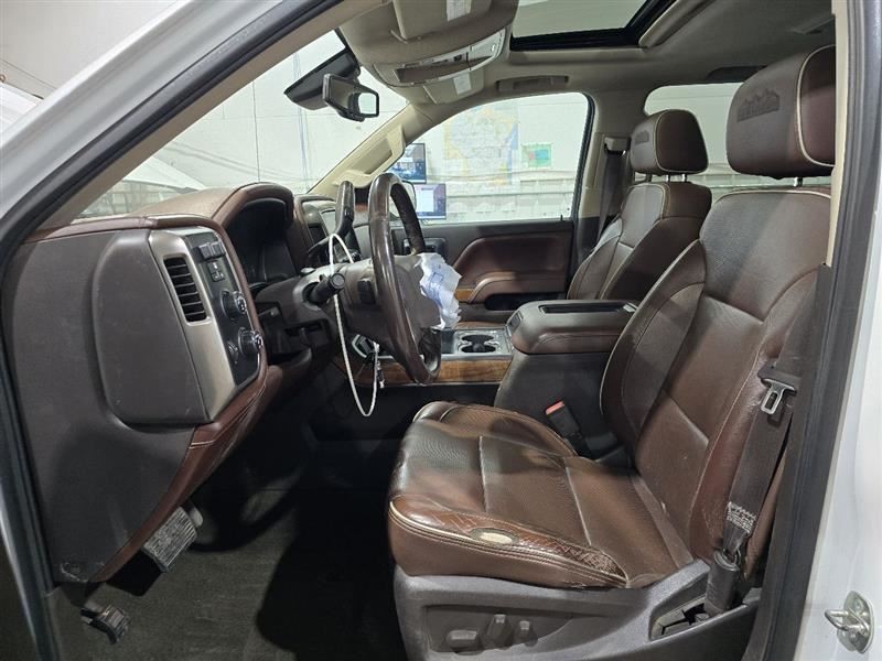 SILVRDO15 2017 Glove Box 600726