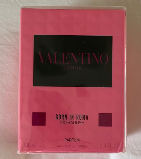 Valentino Donna Born In Roma Extra Dose 3.4 FL Ounces Eau De Parfum For Women