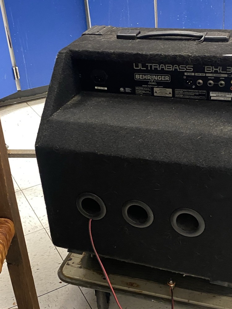 BEHRINGER BXL3000 BASS AMPLIFIER
