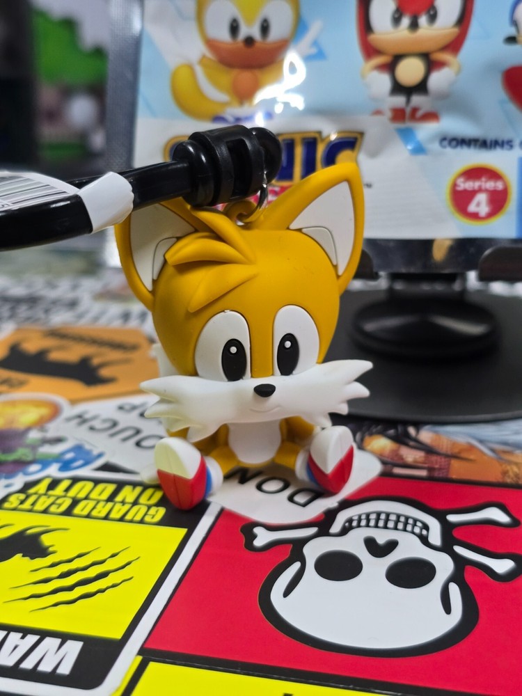 * Sonic the Hedgehog * Blind Bag Series 4 (TAILS) Figural Key Chain