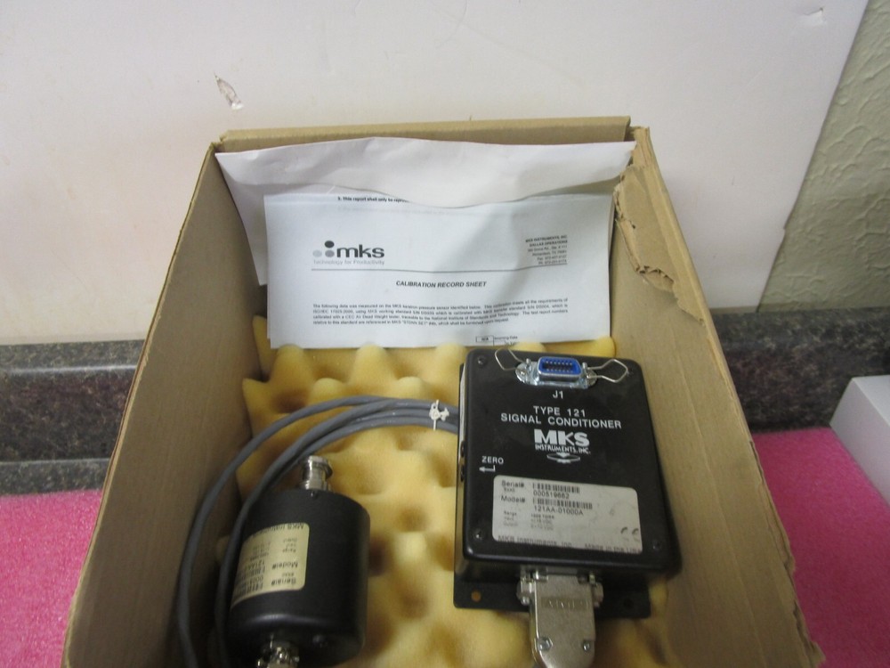 MKS Instruments 121A Baratron Absolute Pressure Transmitter & Signal Conditioner