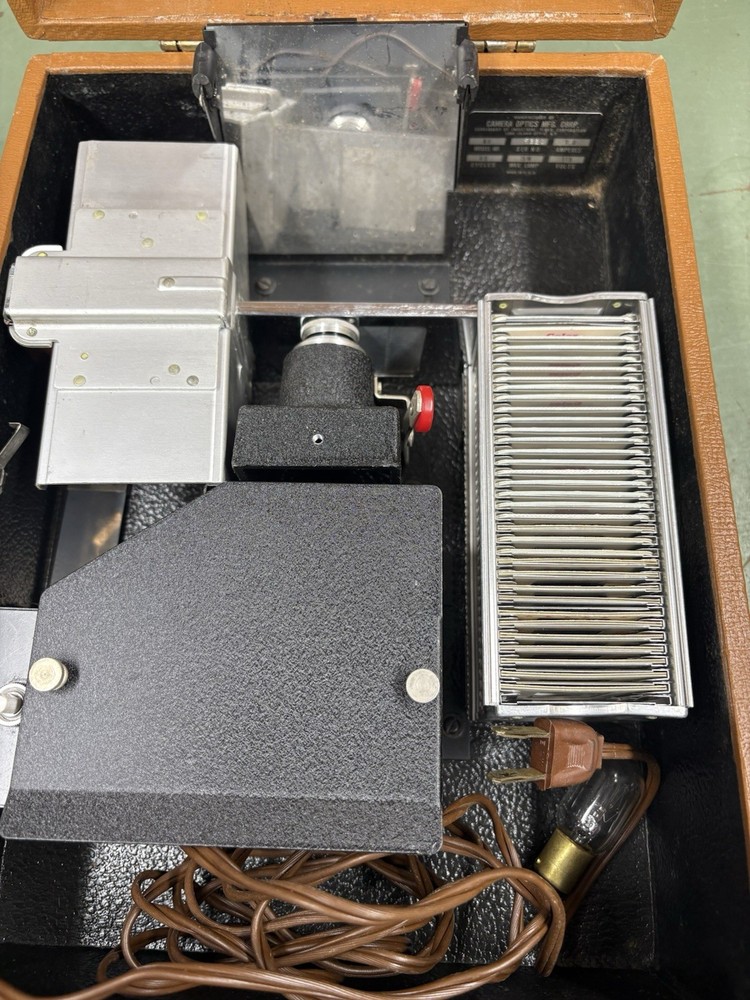 vintage slide projector Portable With Automatic Slide Changer Working