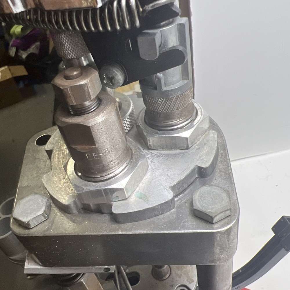 Reloading press withe mounting bolts