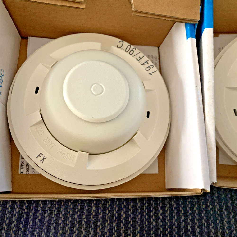 Two System Sensor 5604 - Heat Detectors 194 DEG FIXED TEMP. NEW
