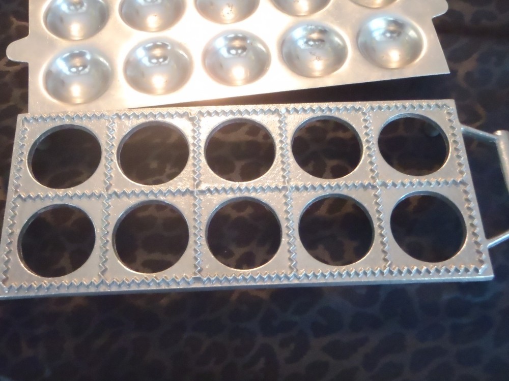 BERARDUCCI 501 RF-Ravioli Form ~ 2 Piece