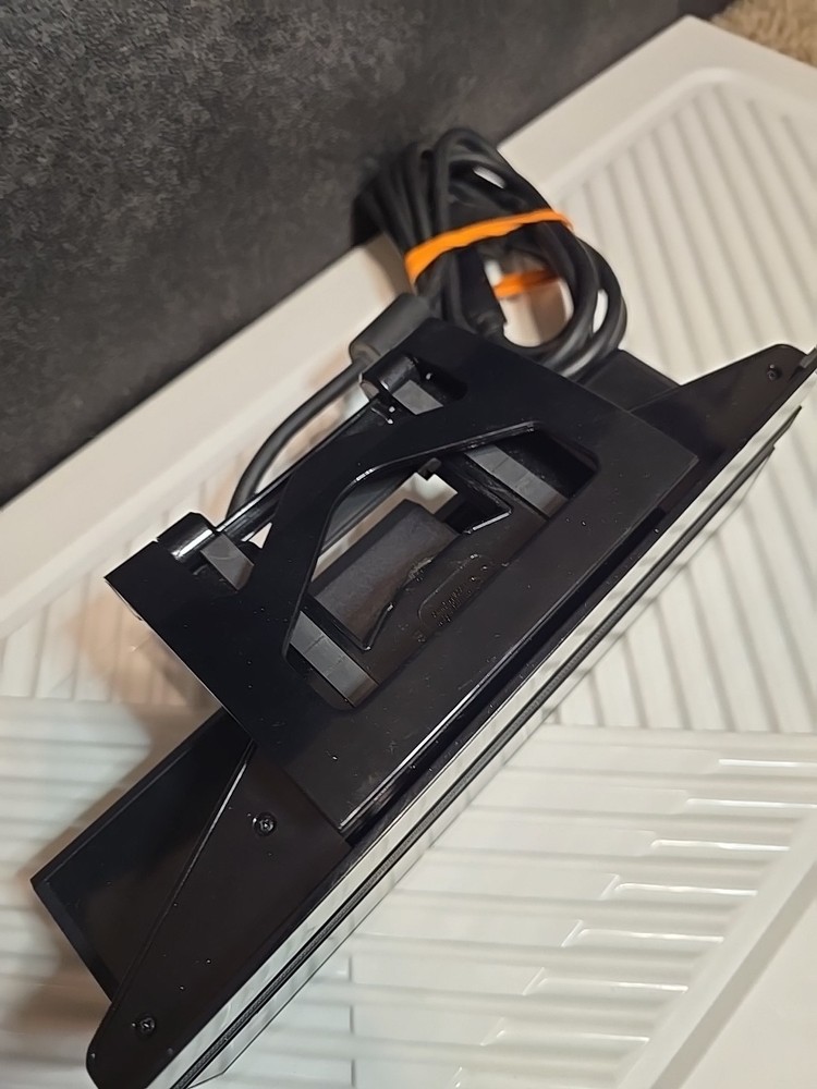 Microsoft Xbox One Kinect Motion Sensor Bar Black With TV Mount Model 1520 OEM