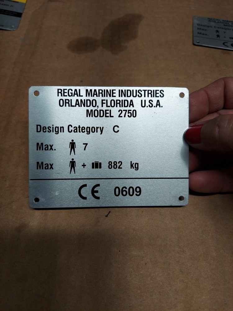 Variety BOAT MAXIMUM CAPACITIES PLAQUE (46-E1)
