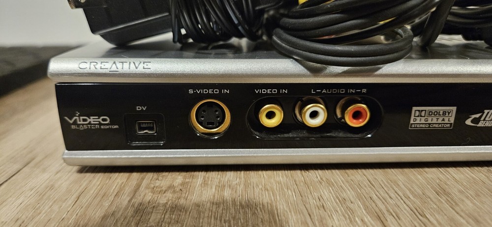 Creative Labs Video Blaster Editor + RCA + S Video + USB Cables + Power Adapters