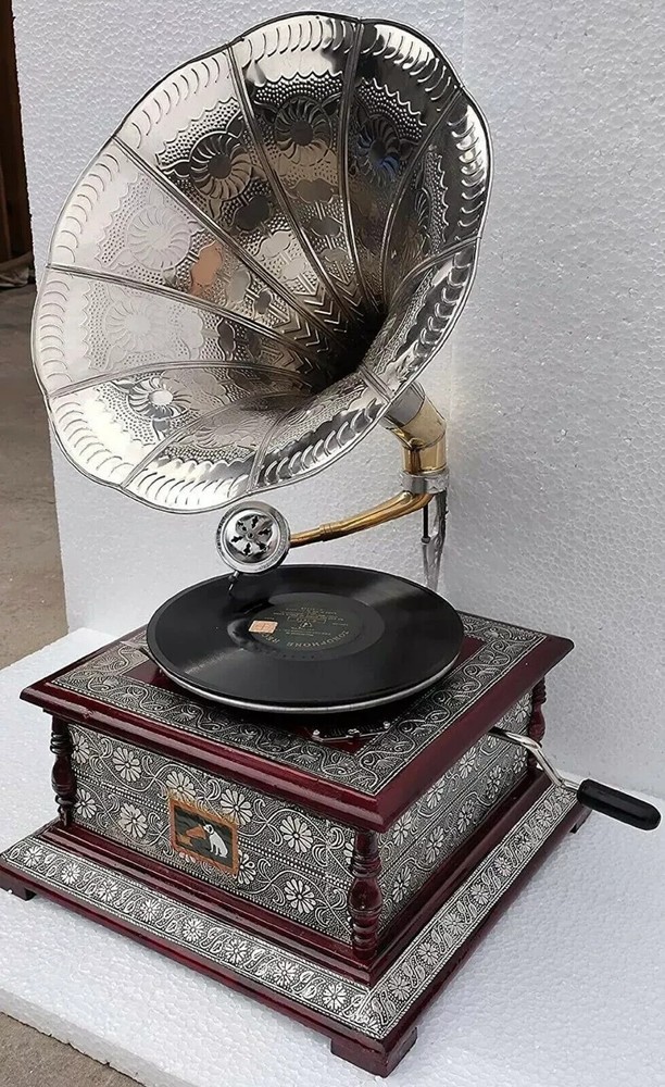 HMV Gramophone Functional Working Phonograph, win-up record player christmas