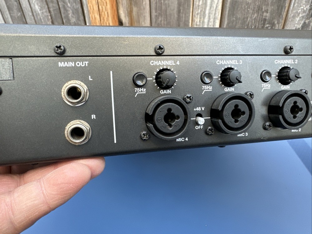 Alesis iOMIX 4 Channel RecorderiPad Audio Interface