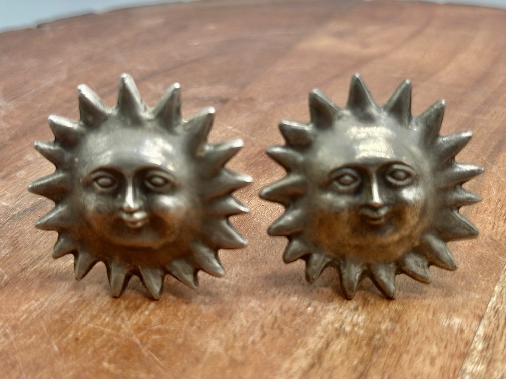 Wrought Iron Anne At Home Spiky Celestial Sun Knobs Knob Anthropomorphic