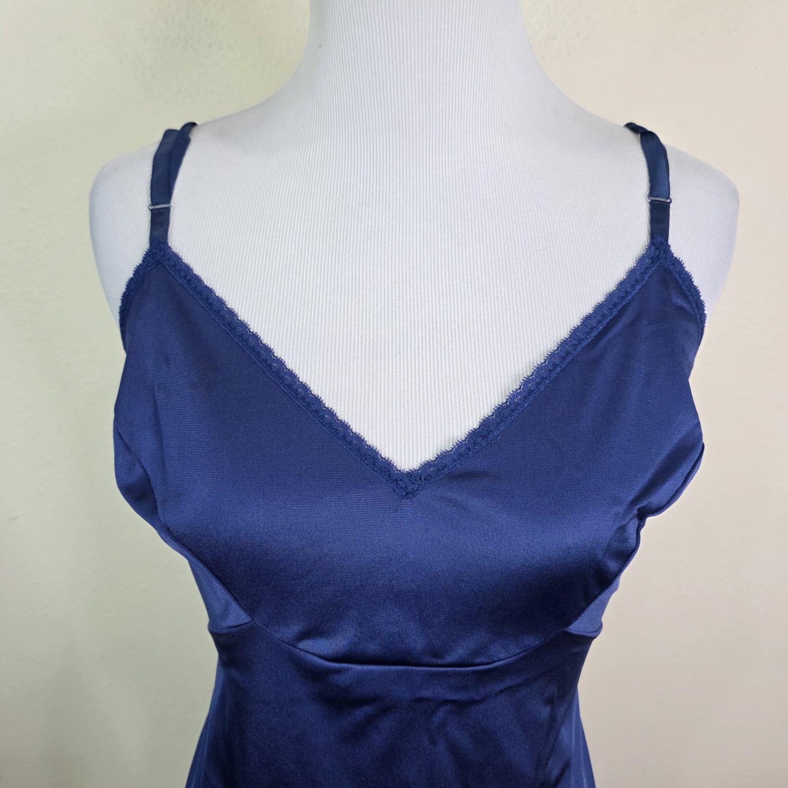 Vanity Fair Slip Dress Lace Trim Full Slip Navy Blue Size 38 Large USA