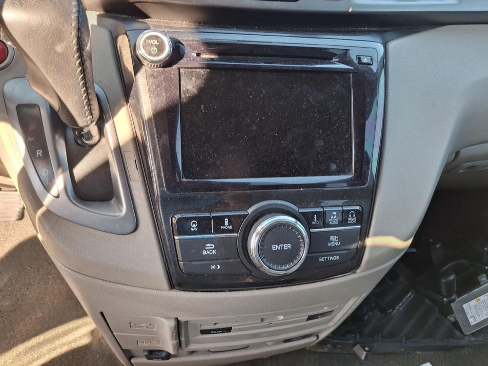 2015 Honda Odyssey Used Upper Dash Display Screen No Anti-Theft Code 67000mi
