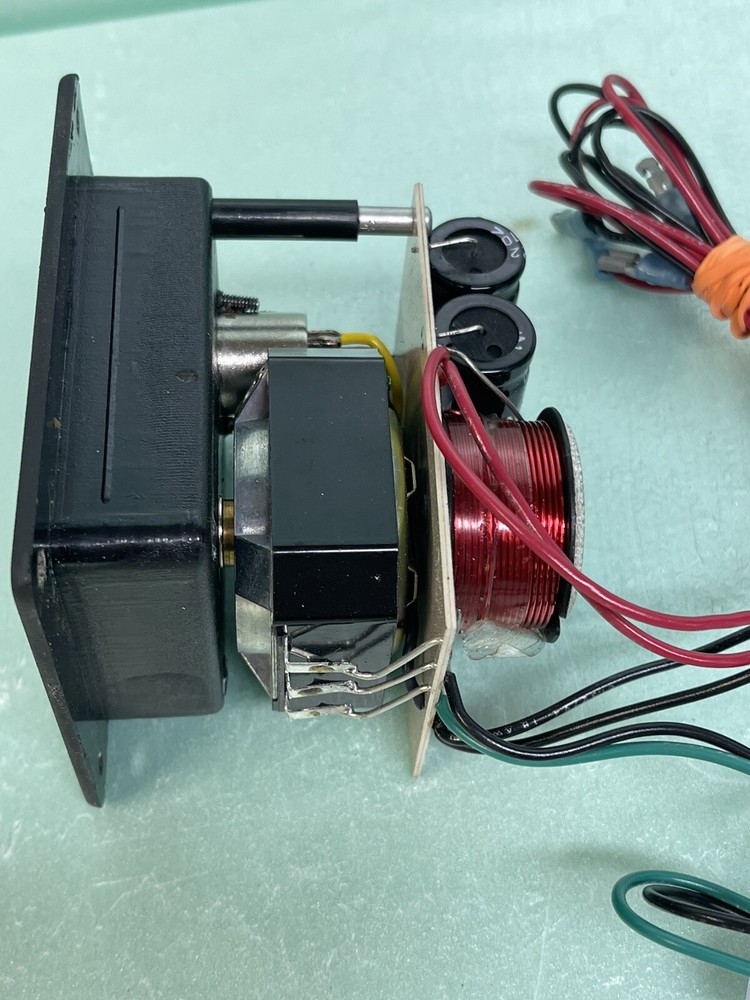 AVEX 2-way Speaker Crossover with Input Panel, Connector, and Wiring B