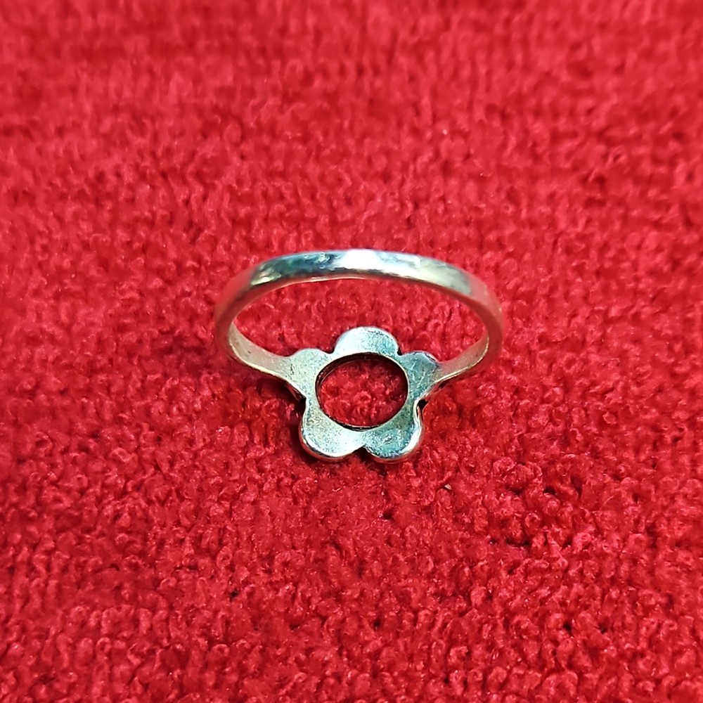 Silver Flower Bezel ring