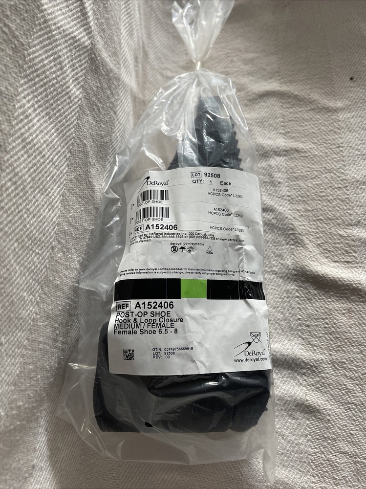 DeRoyal...Medium...Post Op Hook & Loop closure Shoe...Female Ref A152406 Black