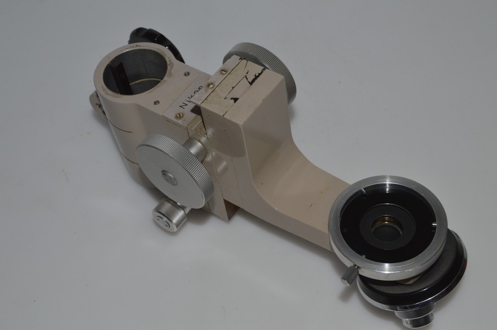 *TC*  NIKON MICROSCOPE ADJUSTER  W/ OBJECTIVE TURRET - OBJECTIVES    (QJH80)