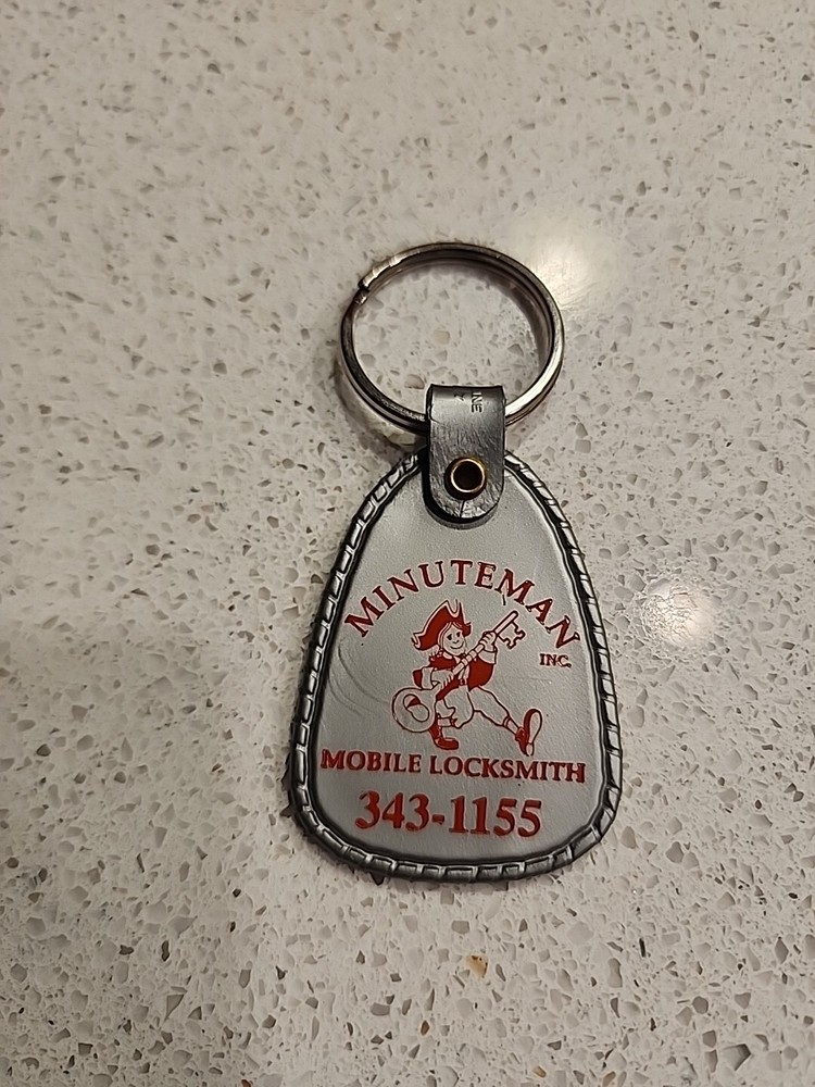 Vintage Minuteman Mobile Locksmith Keychain Plastic Key Ring Gray