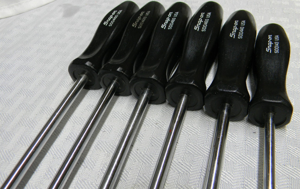 SNAP-ON 6PC BLACK HARD HANDLE FLAT TIP SCREWDRIVER SET #SDD SERIES