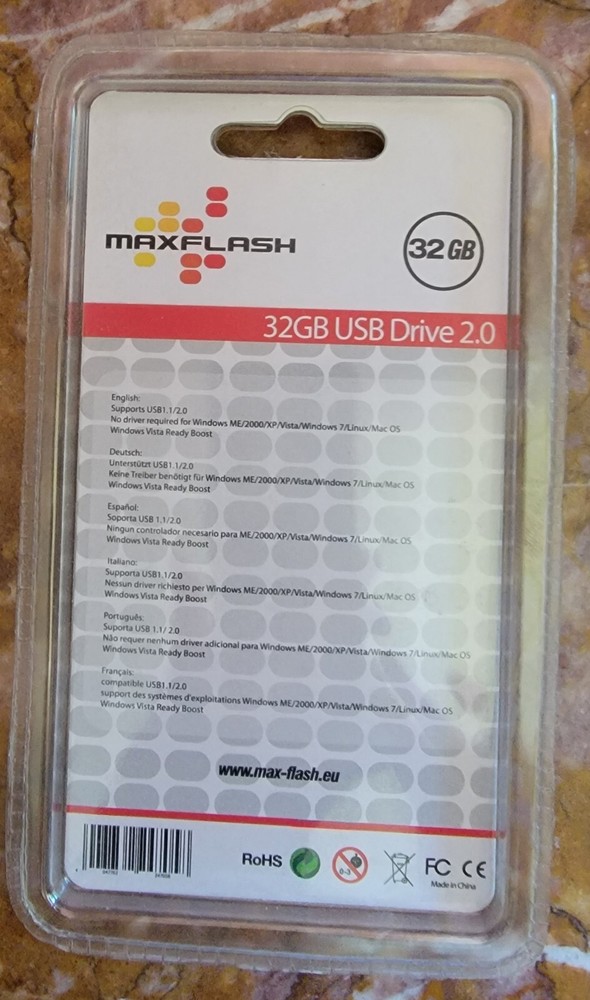 New sealed MAXFLASH 32GB USB Drive 2.0