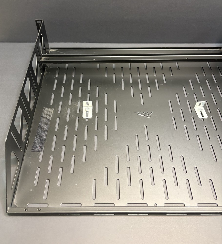 Middle Atlantic U2V Vented Universal Rackshelf