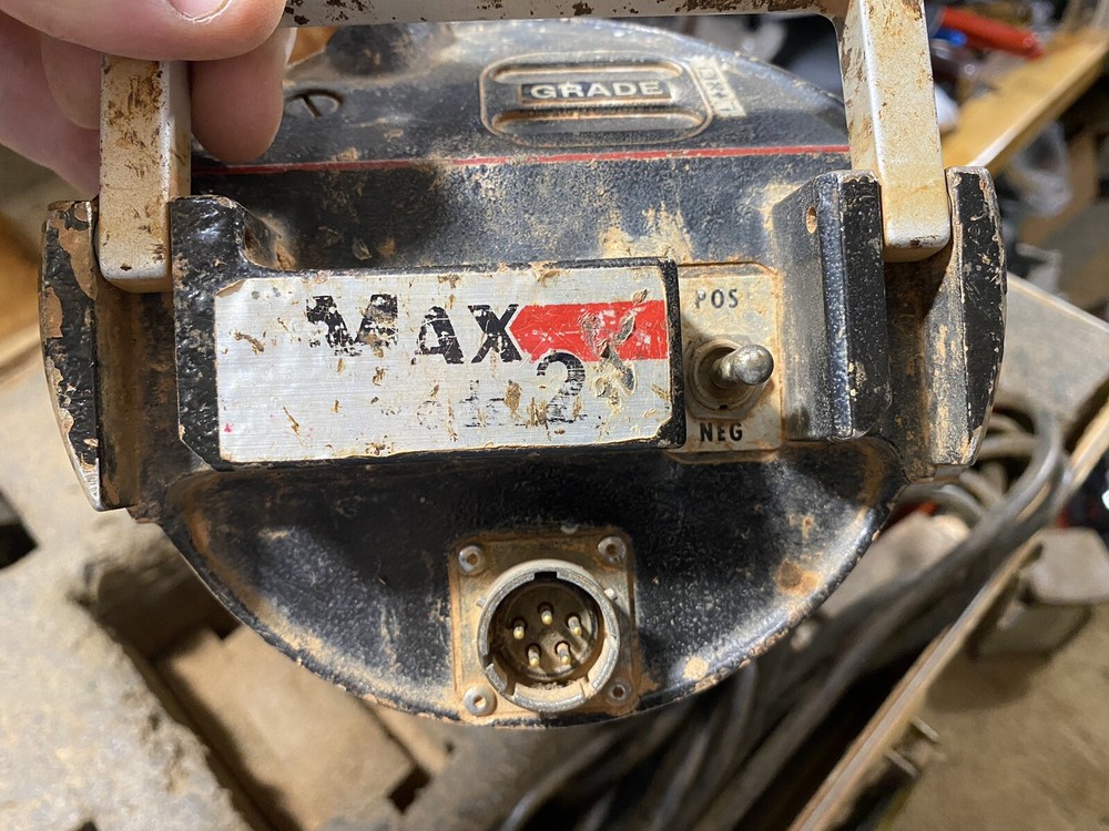 AGL MAX Model Max Red Beam Pipe Laser w/Accessories & Case