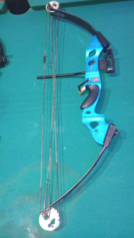 ( Blue ) Spyder PSE Youth Bow (Great Condition)