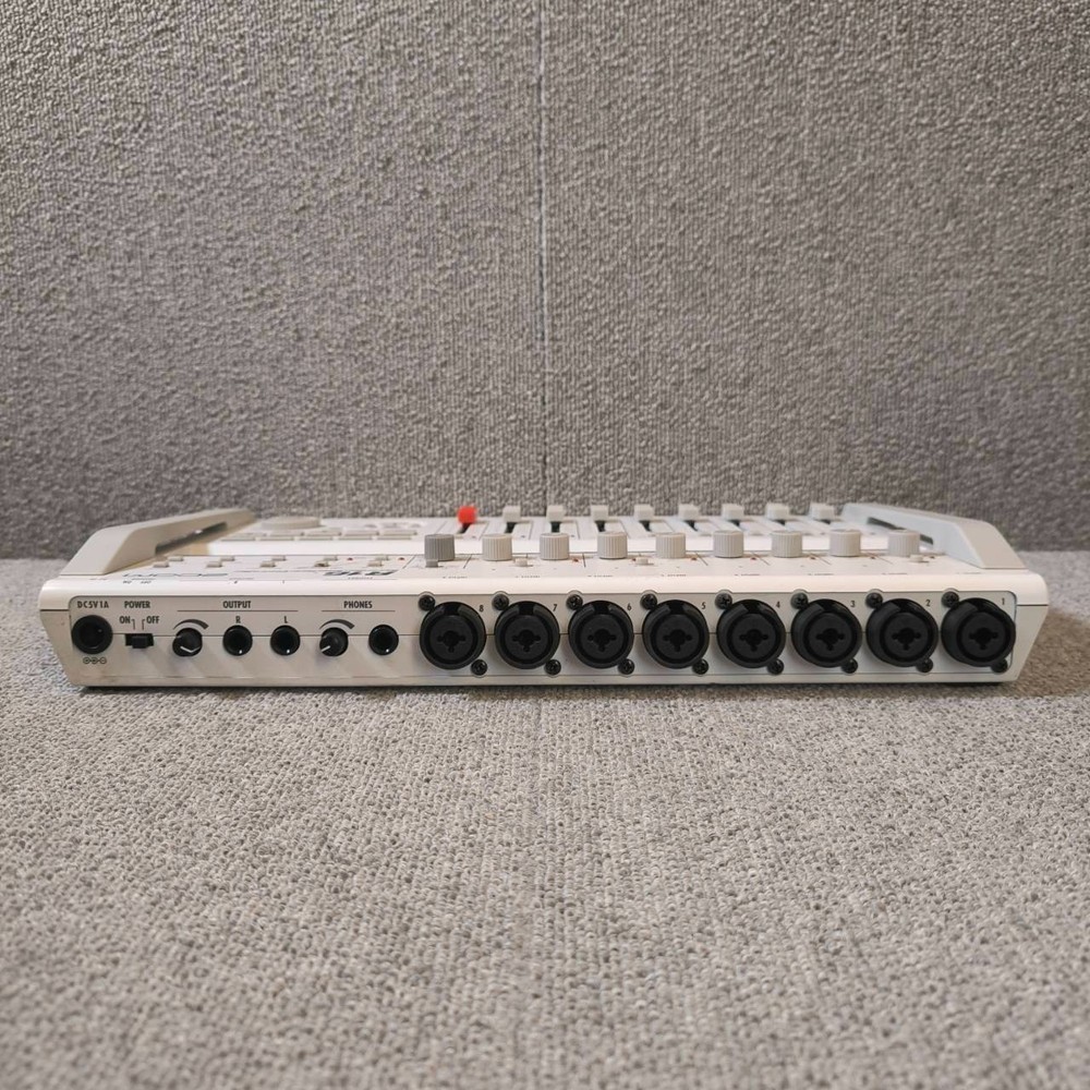 ZOOM R16 Portable Multitrack Recorder Controller and Interface Body Only ※READ