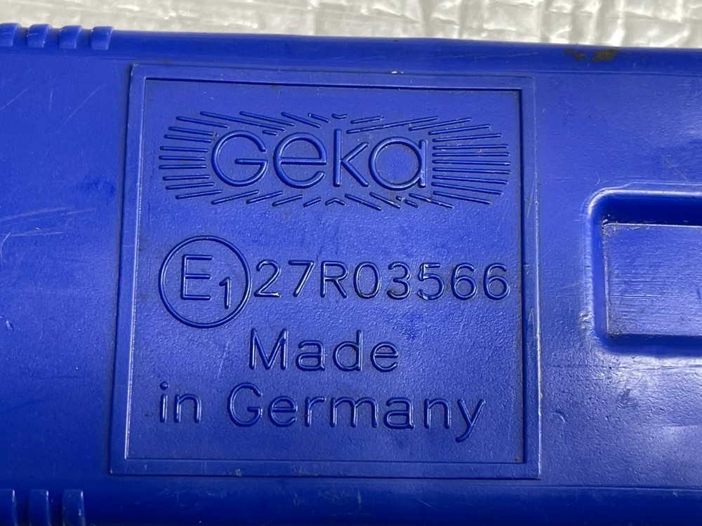 BMW 320i E92 HAZARD WARNING TRIANGLE E127R03566 1095457