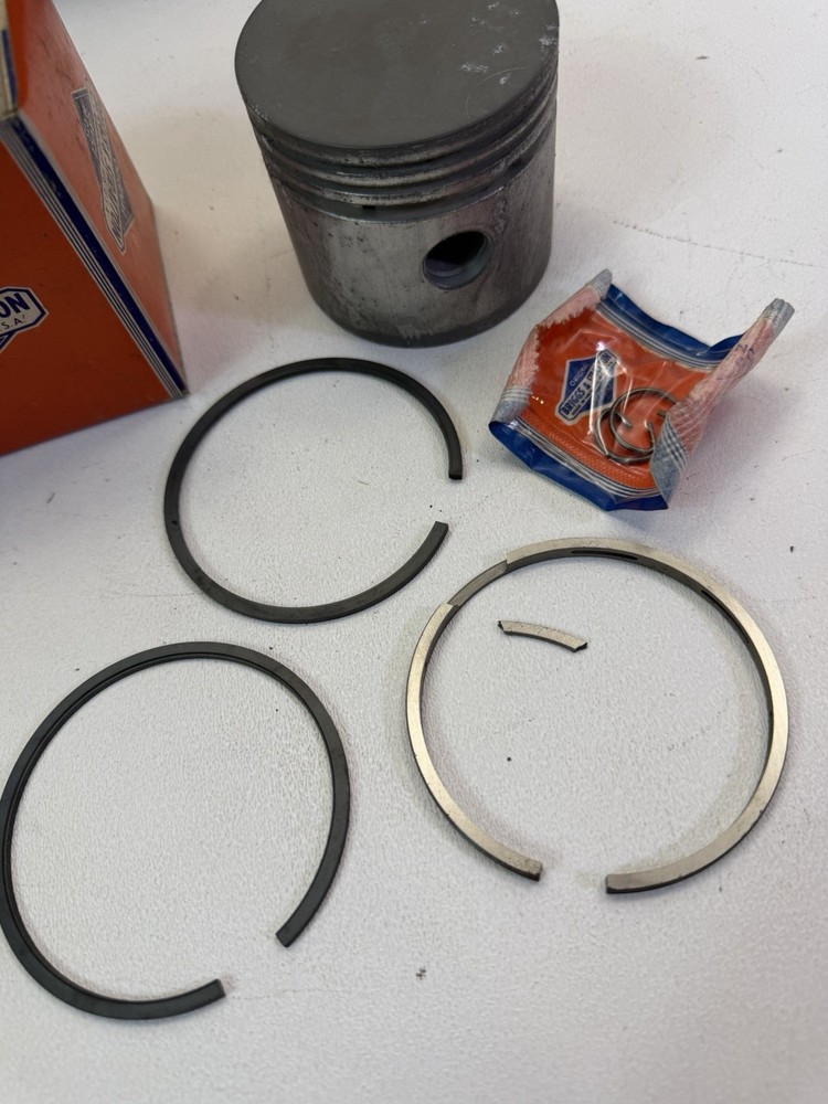 Briggs & Stratton 294677 PISTON One Ring Is Broken