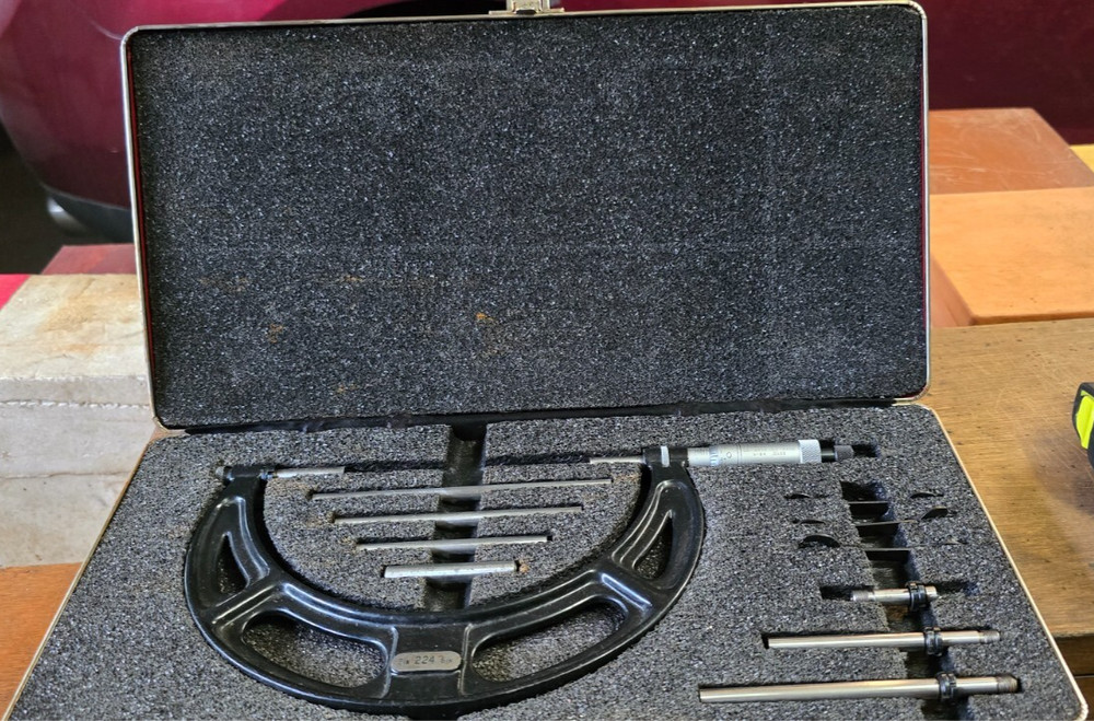 Starrett 224ARLZ Anvil Micrometer Set