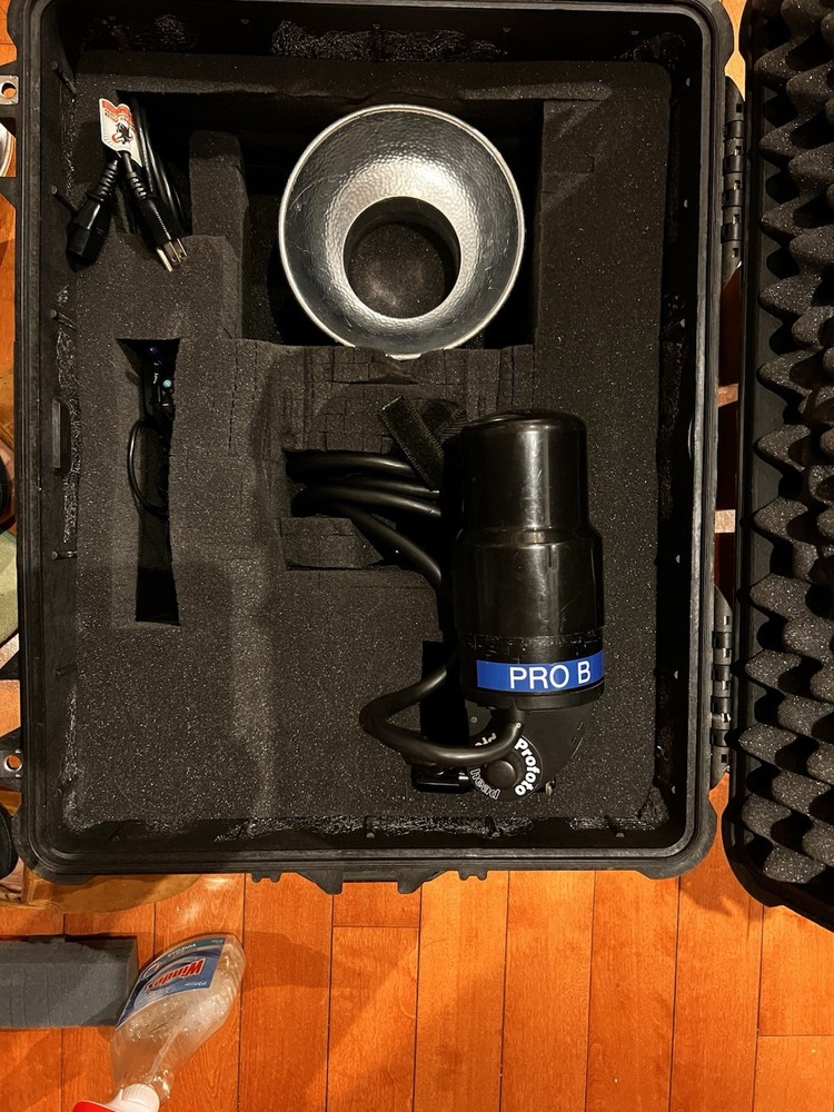 Profoto Pro Head Pro-B Plus Strobe Flash - With Reflector - Prefect Condition.