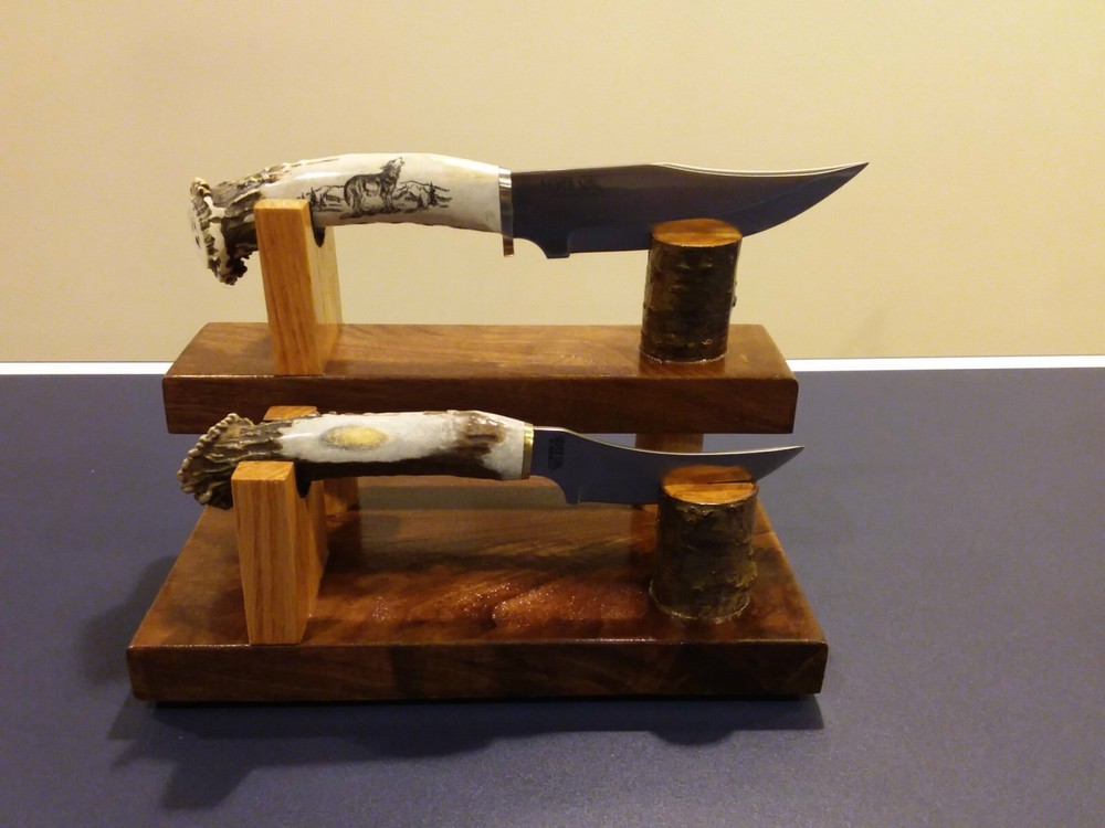 AMERICAN BLACK WALNUT KNIFE DISPLAY STAND