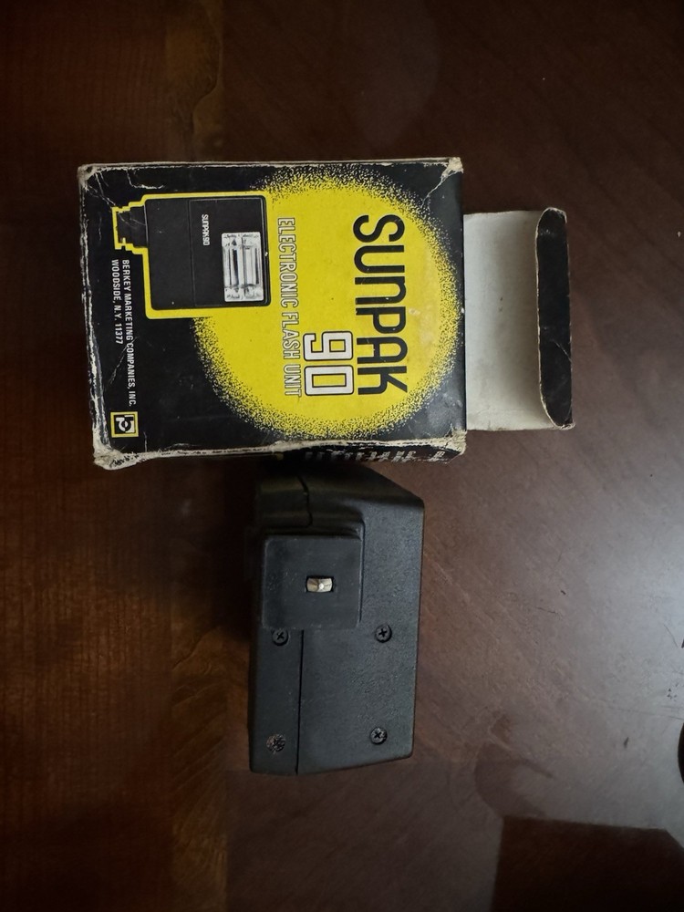 Sunpak 90 Electronic Flash Unit 650-090